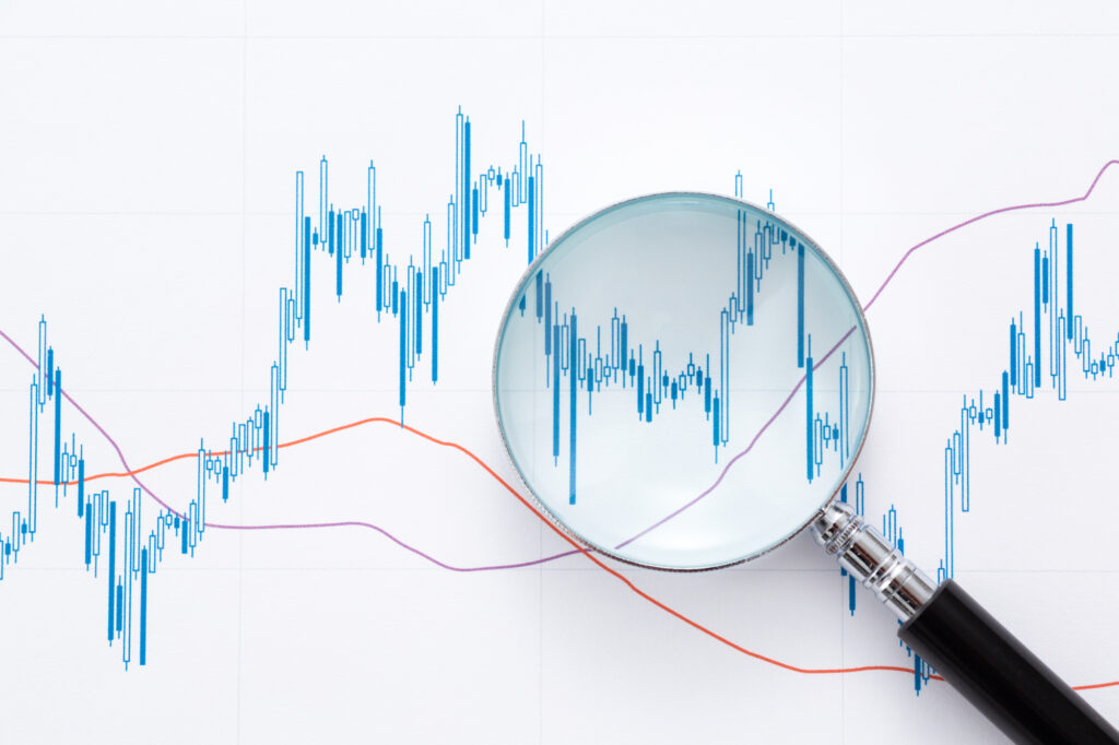 FXのファンダメンタル分析とは？テクニカル分析との違いや、分析対象、注意点を解説！